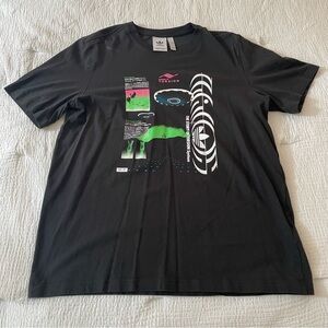 Adidas Graphic Tee, black (L)